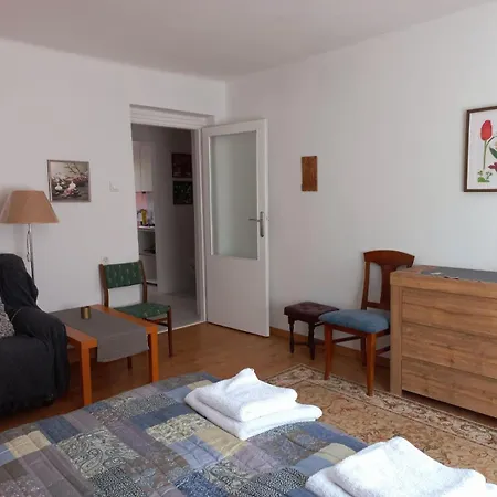 Mieszkanie Obok Biblioteki Boleslawa Lubosza Apartman